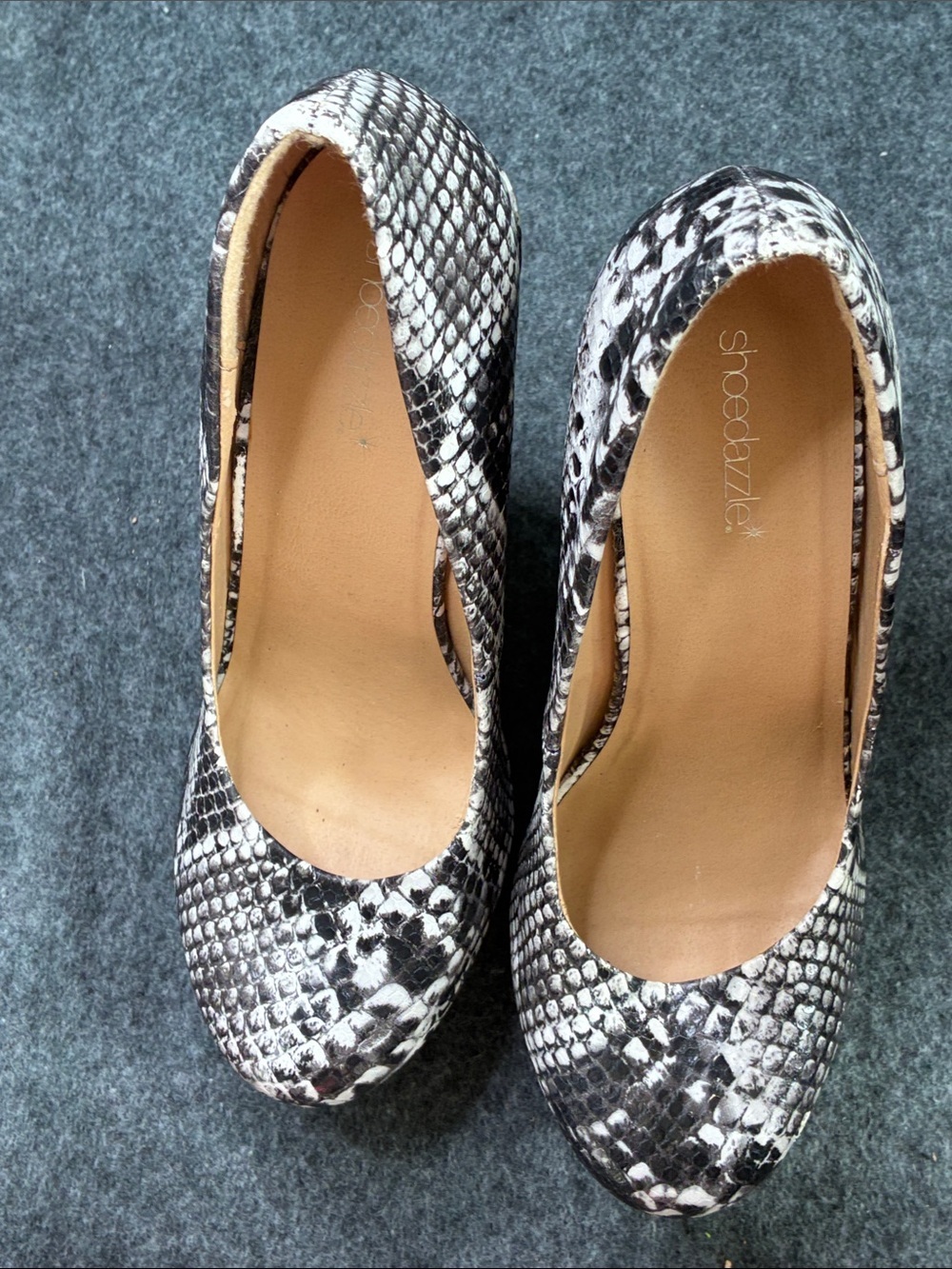 Shoe Dazzle Black & White Snake-Print Round-Toe Heels